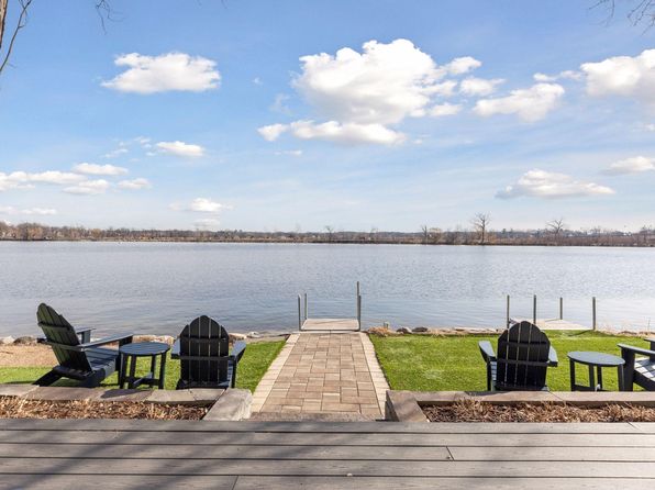 2807 McKenzie Point Rd, Wayzata, MN 55391