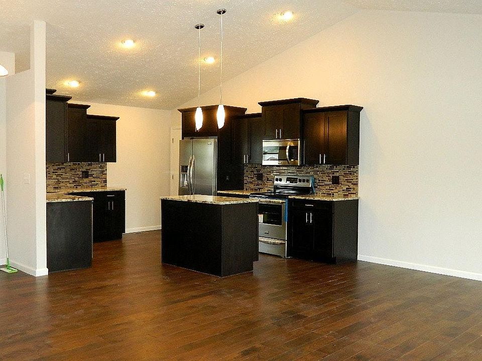 Mable Kitchen Cabintes