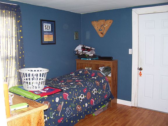 5th image of 4010 N Elm St