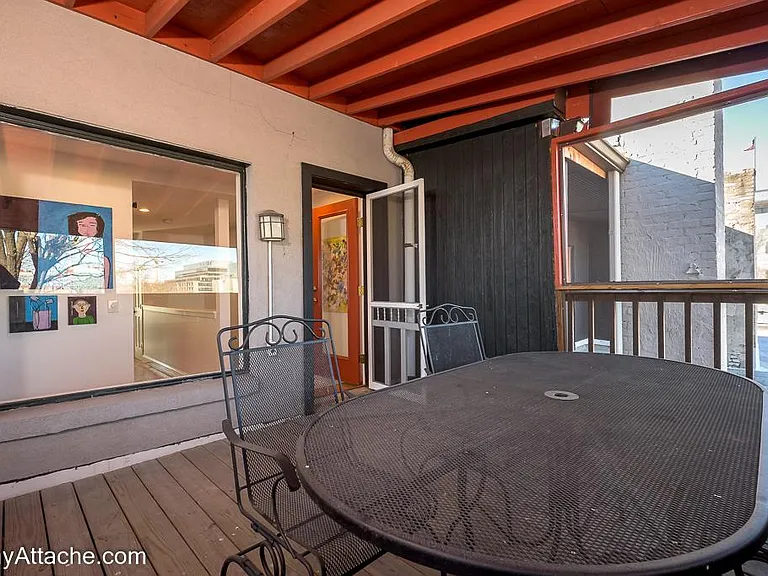 224 E St NE — Photo 50