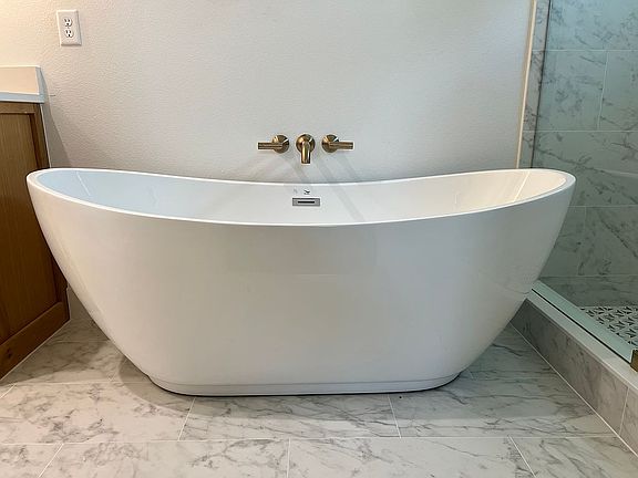 freestanding tub