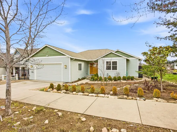 952 Oak St, Ashland, OR 97520
