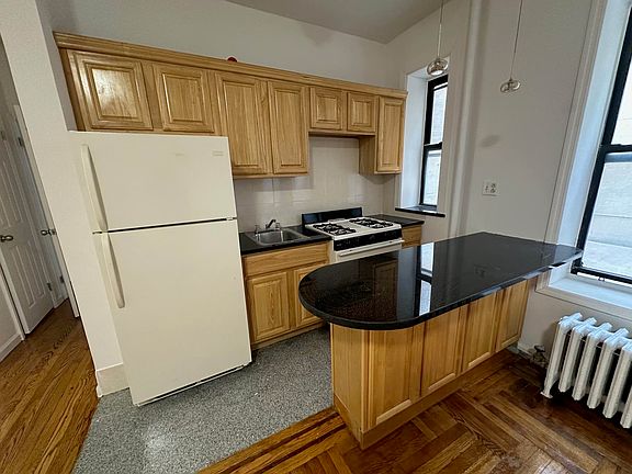 3rd image of 43-15 46th St APT B1