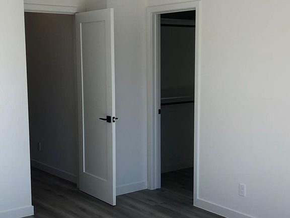 5th image of 422 Arcadia Dr