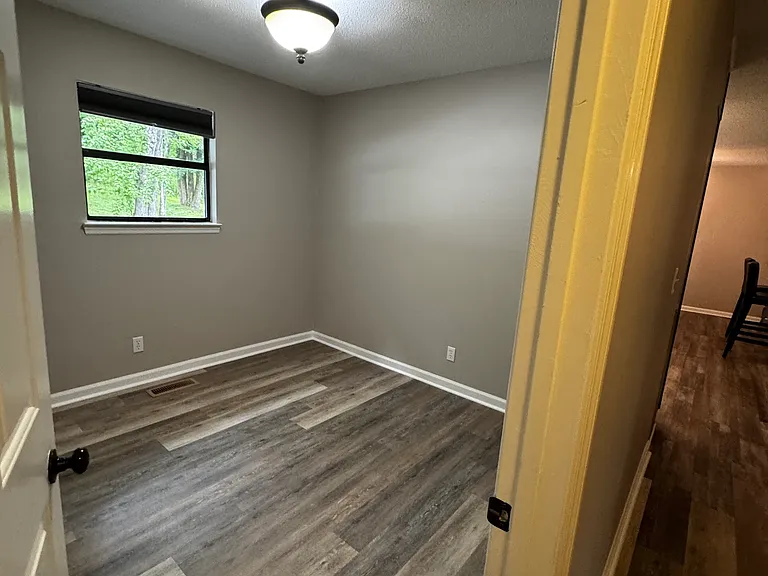 281 Montlake Rd — Photo 4