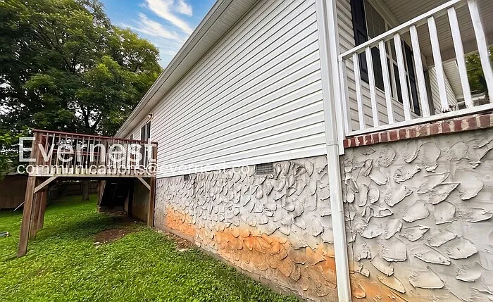 61 Corley Ave — Photo 15