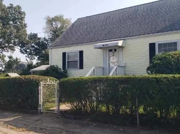 57 Lind St, Quincy, MA 02169