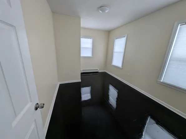 137 N Pearl St, Brockton, MA 02301