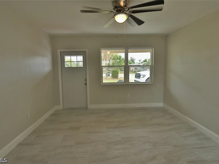 11 California Rd #B — Photo 8