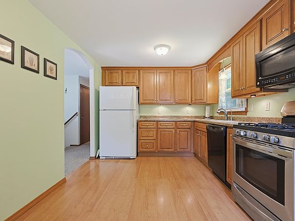 3rd image of 38 Waterville Drive