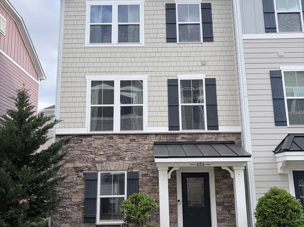 606 Muddy Creek Rd #1, Chesapeake, VA 23324