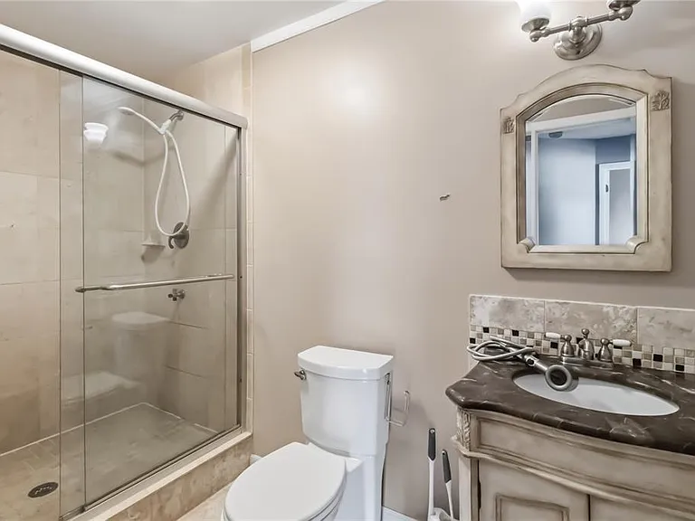 7832 Barberry Dr — Photo 15