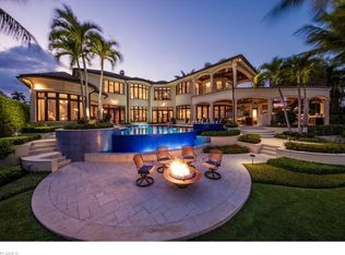 980 Aqua Cir, Naples, FL 34102