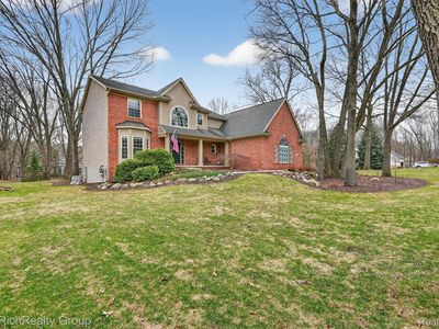 2227 Pine Bluffs Ct, Highland, MI, 48357