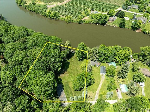 3rd image of 230 Button Shores Rd