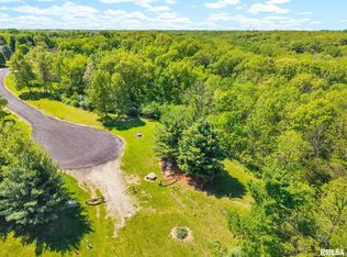 S Walnut Point Dr, Mapleton, IL 61547