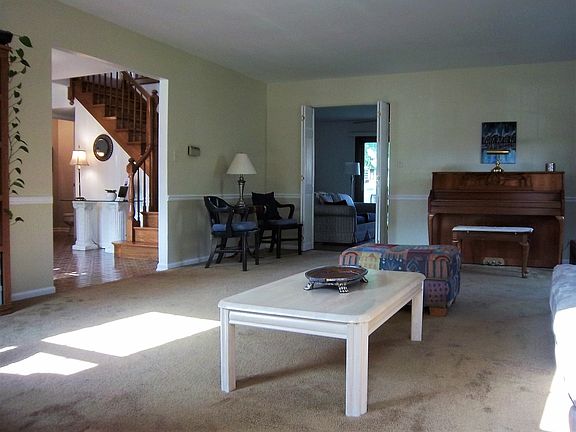 4th image of 2605 Deerfield Ln