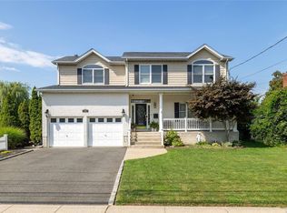 2056 Washington Ave, Seaford, NY 11783