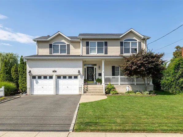 2056 Washington Avenue, Seaford, NY 11783