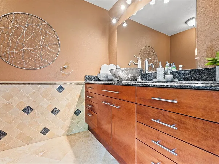 4522 W North B St — Photo 35