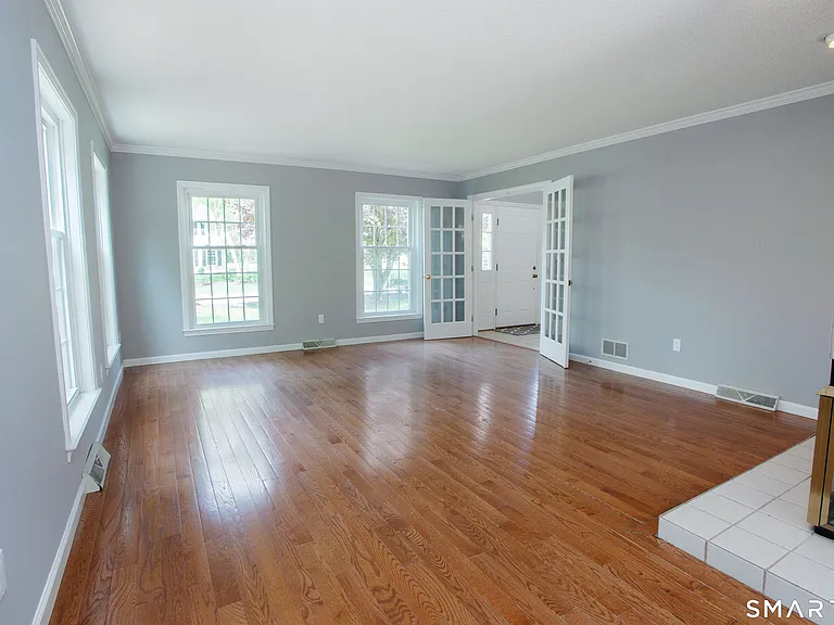24 Old Mill Dr — Photo 8
