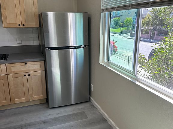2nd image of 2726 Strathmore Ave #A-l