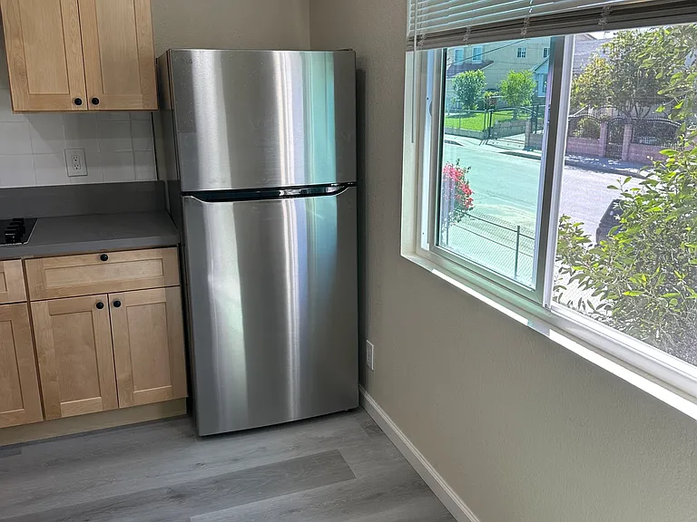 2726 Strathmore Ave #A-L — Photo 2