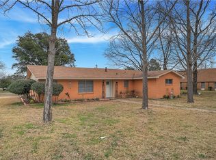 1702 S Hyde Park Ave, Denison, TX 75020