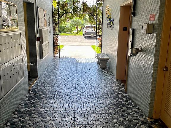 3rd image of 16801 NE 13th Ave APT 304
