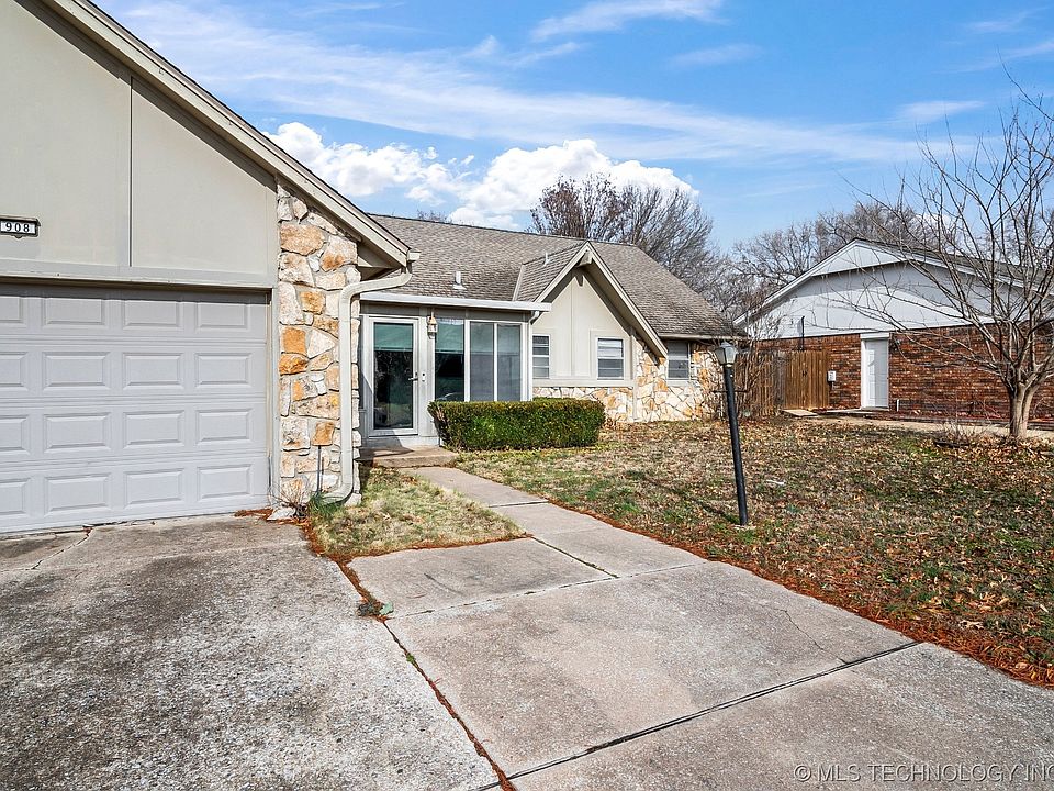 908 W Utica St, Broken Arrow, OK 74011 | Zillow