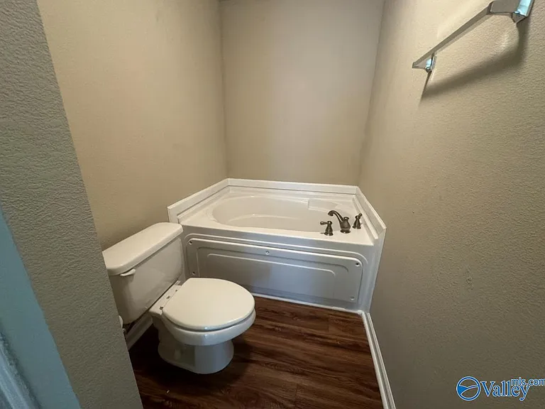 142 Vancouver Rd — Photo 12