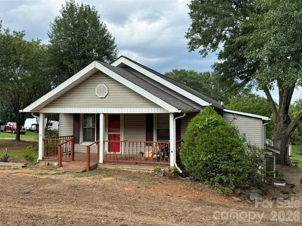 509 21st St SE, Hickory, NC 28602