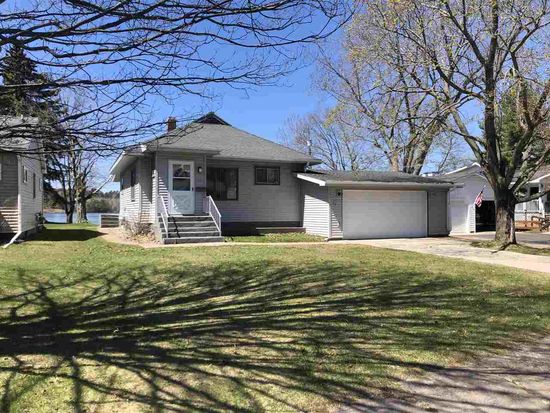 1110 Crystal Lake Blvd Iron Mountain Mi 49801 Zillow