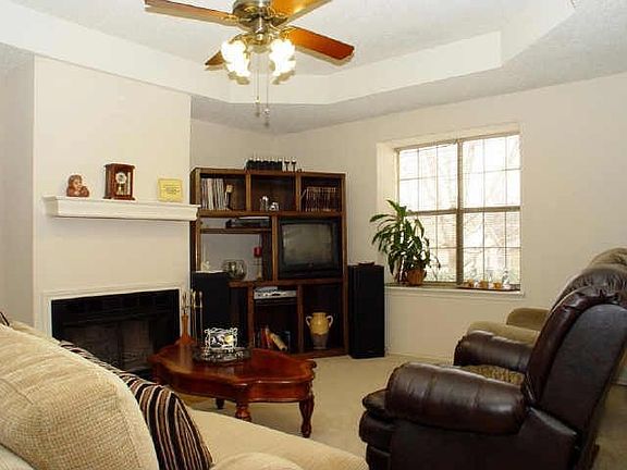 2nd image of 1514 River Oaks Dr