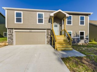 4323 Aspen Dr, Manhattan, KS 66502