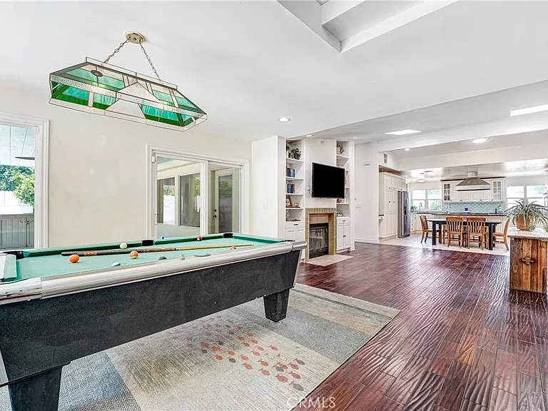22450 Collins St — Photo 27