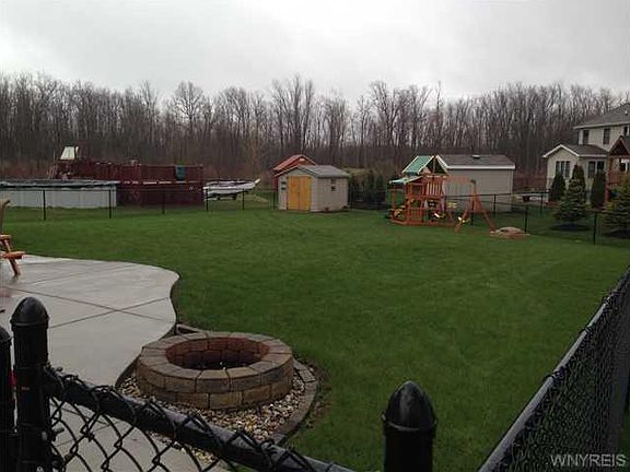 3rd image of 2248 Winterberry Dr