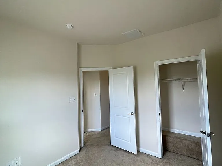 4014 Luminary Dr — Photo 23