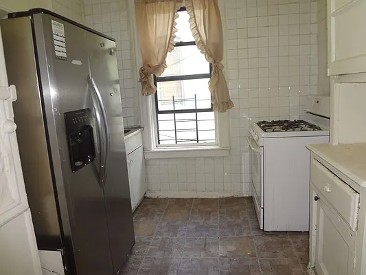 Sold by RC Realty Group of New York Inc | media 8