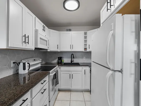 227 Dorchester J, West Palm Beach, FL 33417