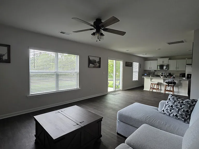 84 Madelyn Dr — Photo 5