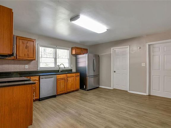 4th image of 4436 Highland Rd