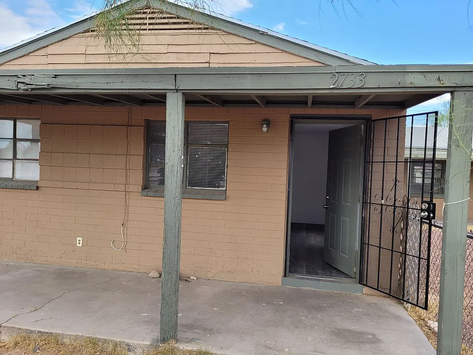 2733 S Sunland Vis