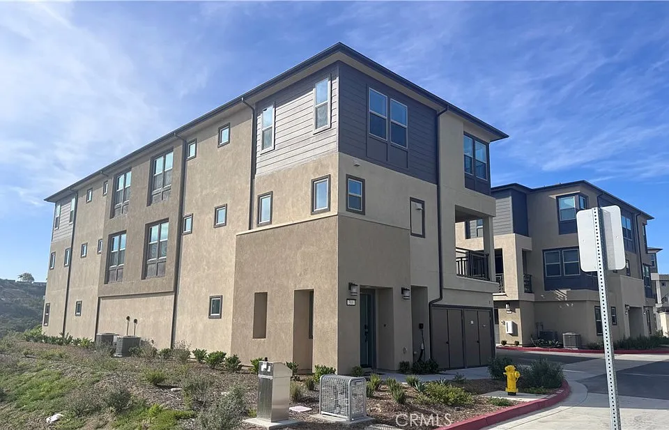 300 Honeysuckle Way