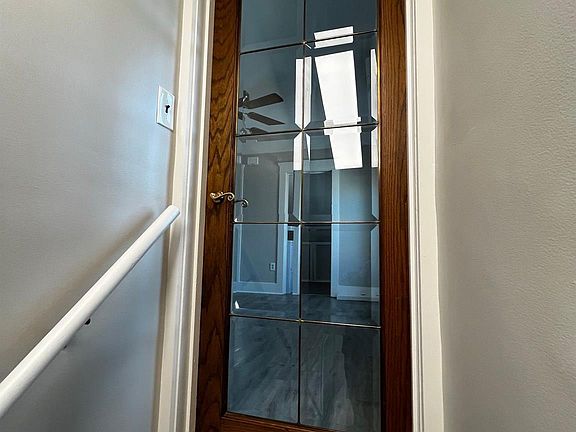 4th image of 817 N Main St Unit B