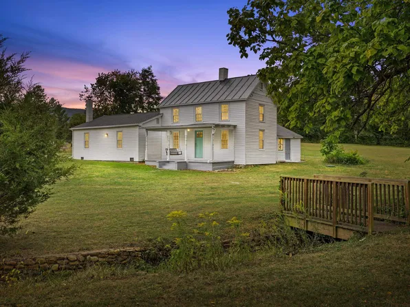 1983 Howardsville Tpke, Stuarts Draft, VA 24477