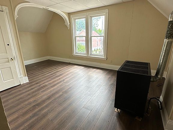 3rd image of 304 Maryland St #2