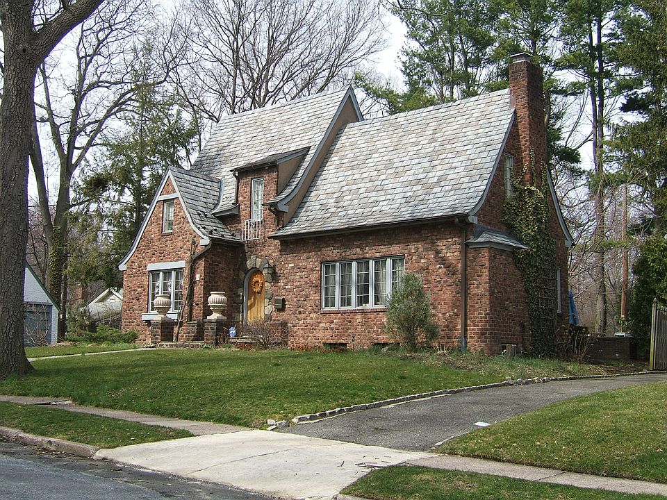 1st image of 9 S Brookwood Dr
