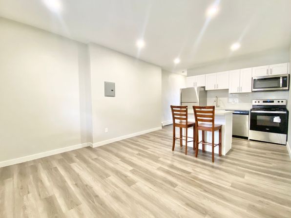 975-983 Barton St E #3
