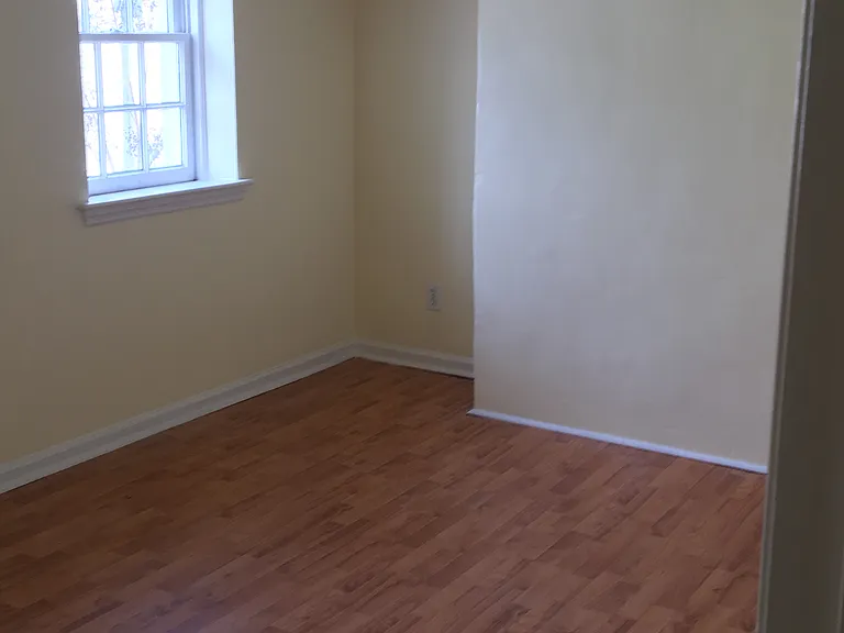 509 E Perry St — Photo 6